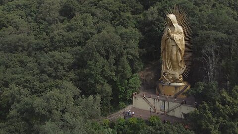 Mexico worshipers flock to giant Virgin of Guadalupe statue