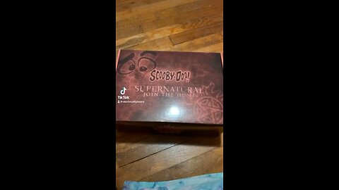 Unboxing my December Supernatural Culturefly Box