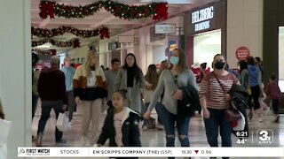 Black Friday shoppers out in droves at Westroads mall