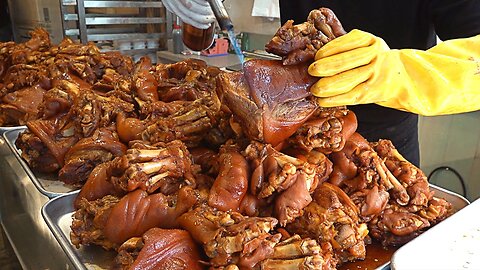 Fantastic !! Very tasty pork leg - Korean street food