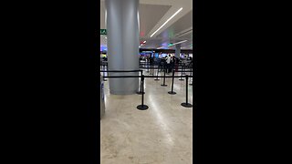 HUGE LINES AT CANCUN AIRPORT DUE TO NEW COVID REGULATIONS