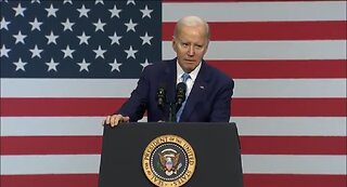 Audience Laughs At Joe Biden When He Loses To The Teleprompter