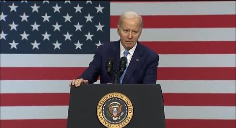 Audience Laughs At Joe Biden When He Loses To The Teleprompter