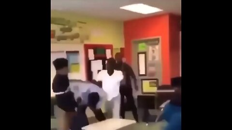 😱street fight 6😱 1 student slams other on the table ... other students comes to rescue😱