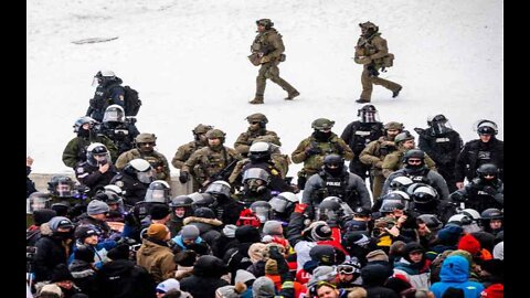 Canadian Police Use Pepper Spray, Stun Grenades in Push to Clear Capital