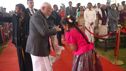 Jai Shri Ganesh #PMModi gifts his shawl to a Girl during Pongal celebrations #narendramodi