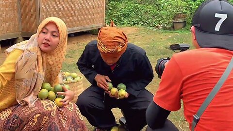 SEE DIRECTLY COFFEE PLANTATION AT THE FOOT OF MOUNTAIN CIKURAY