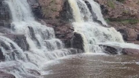 Fall Asleep Fast Listening to the Waterfalls of Gooseberry Falls State Park; 10 Hours of Relaxation