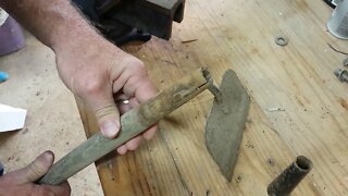 *EASY* Garden HOE HANDLE Repair