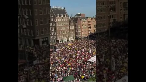 Protests against vaccine/passport mandates happening across the world - Amsterdam