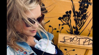 Laura Whitmore reveals first picture of newborn daughter