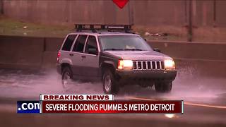 Heavy rain causes flooding on the freeway