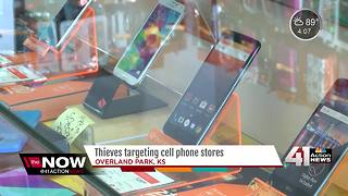 Officers trying to ID cell phone store thieves