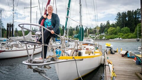 60 Year Old Woman Lives full Time on Sailboat for 7 years | Sailboat Tour and Documentary.