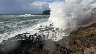 Filipina in USA/ King Tides at Depoe Bay, Oregon,