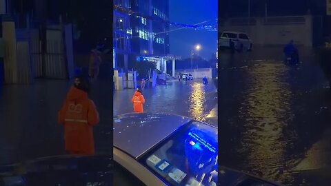 Flooding | Rainy Season 🌧 Penh Cambodia 🇰🇭 #shorts #cambodia #phnompenh #expat #digitalnomads