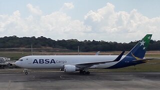 Boeing 767-300ERF PR-ABB pousa em Manaus vindo de Guarulhos