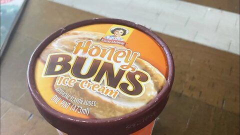 We try Honeybuns ice cream Little Debbie -food review