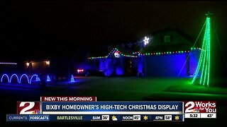 Bixby homeowner's high-tech christmas display