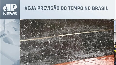 Chuva e granizo se espalham sobre o Brasil