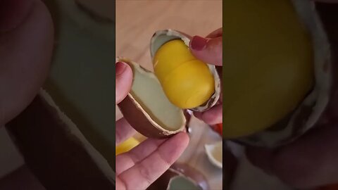 Kinder suprise egg #asmr #kindersurprise #kinderegg