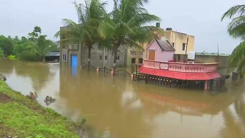 More than 100 are dead as heavy monsoon rains batter India