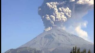 Messico: il vulcano Popocatépetl erutta