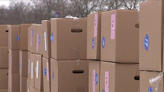 Unemployment forcing families to seek food donations