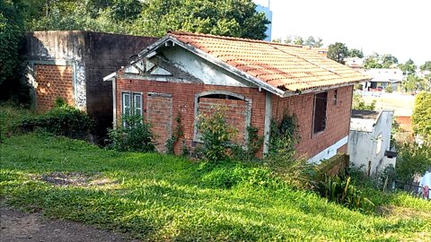 Casas abandonadas no bairro Rondônia em Novo Hamburgo/RS