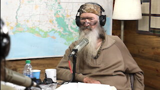 Why Phil's Duck and Dressing Is So Good and the Man Who Says He Took 'Duck Dynasty' Down | Ep 187