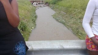 SOUTH AFRICA - KwaZulu-Natal - Nomusa Dube visits a flooded KwaMashu (Videos) (22C)