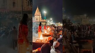 Ganga Maiya aarti #varanasi #banaras #aarti #sukoon #youtubeshorts