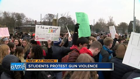 Students protest gun violence in Wauwatosa