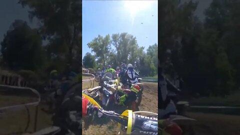 Motocross Crash DOMINO EFFECT 😳💥