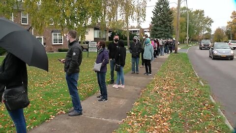 Long lines for early voting in Niagara Falls