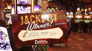 Las Vegas local hits $800K jackpot