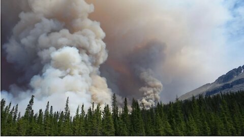 The Massive Wildfire Terrorizing Lytton Is Only Expected To Get Bigger, Officers Say