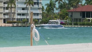 Marco Island quickly changes course, will now keep beaches closed