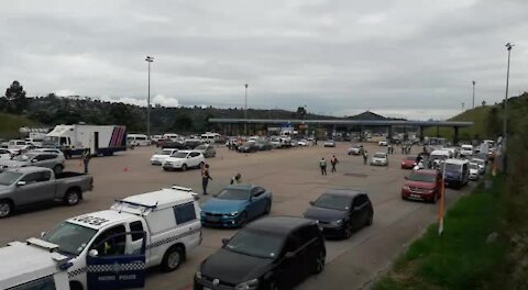 SOUTH AFRICA - Durban - Mariannhill Toll roadblock (Videos) (gcr)