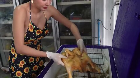 Amazing Grilled Chicken Served By Beautiful Thai Lady - Thailand Street Food23 7