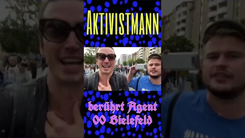 Aktivistmann berührt Agent 00 Bielefeld #Shorts