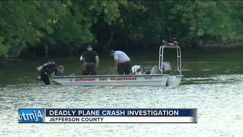 2 dead after plane crashes into Rock River in Jefferson County