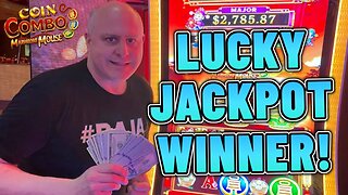 LUCKY CASINO PLAYER WINS MASSIVE SLOT MACHINE JACKPOT!