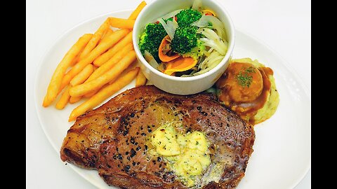 Steak and chips cooked in an air fryer quick and easy.