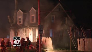 Morning fire destroys house in Lansing