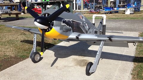 Top Flite Giant Scale Focke Wulf FW-190 WWII RC Plane at Warbirds Over Whatcom