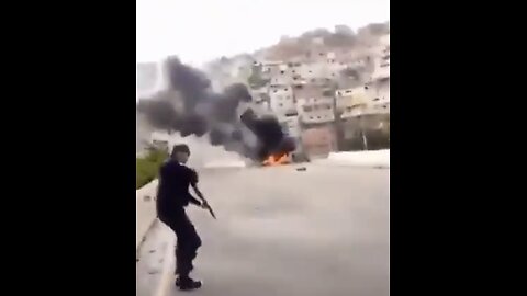 VENEZUELA POLICE FORCE🇻🇪🗳️🛗💥👮🏻‍♀️👽OPENS GUNFIRE ON DEMONSTRATORS👮💥❌🚷💫