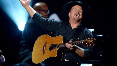 Garth Brooks sells out Allegiant Stadium