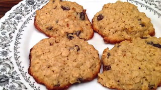 How to quickly make oatmeal raisin cookies