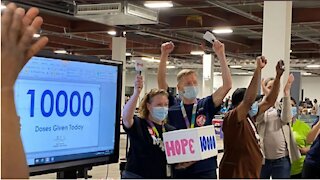 Toronto Vaccine Clinic Erupts In Cheers After Record-Breaking 10K Doses Given In 1 Day